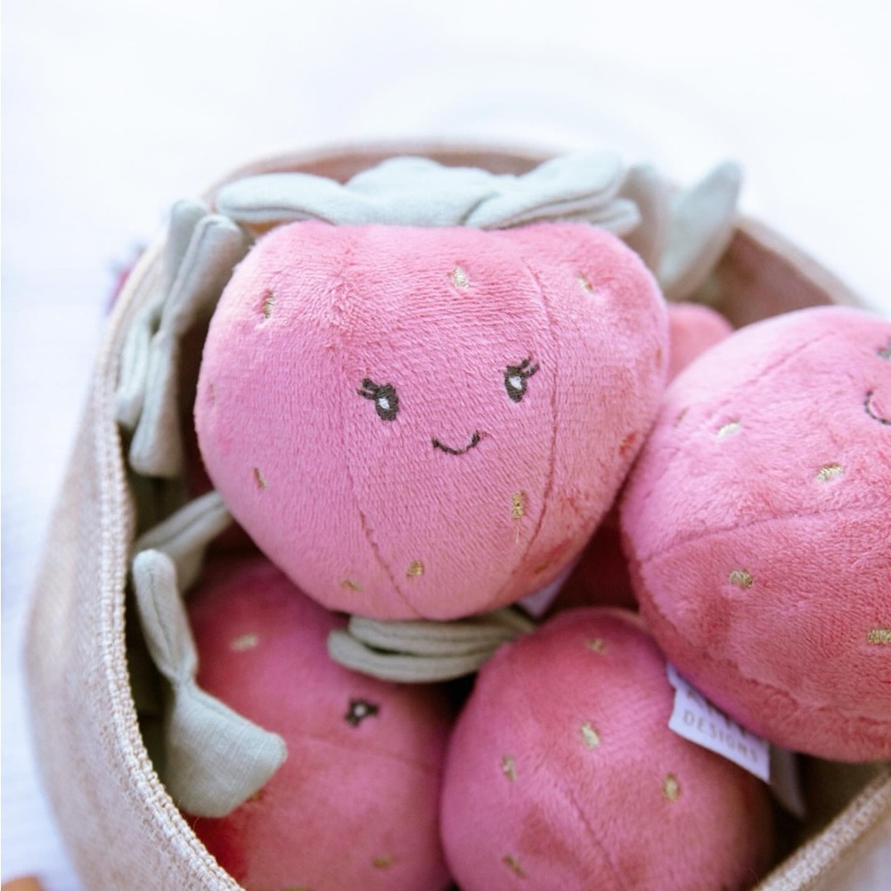 MON AMI - Strawberry Scented Plush Toy - Picture 3 of 14